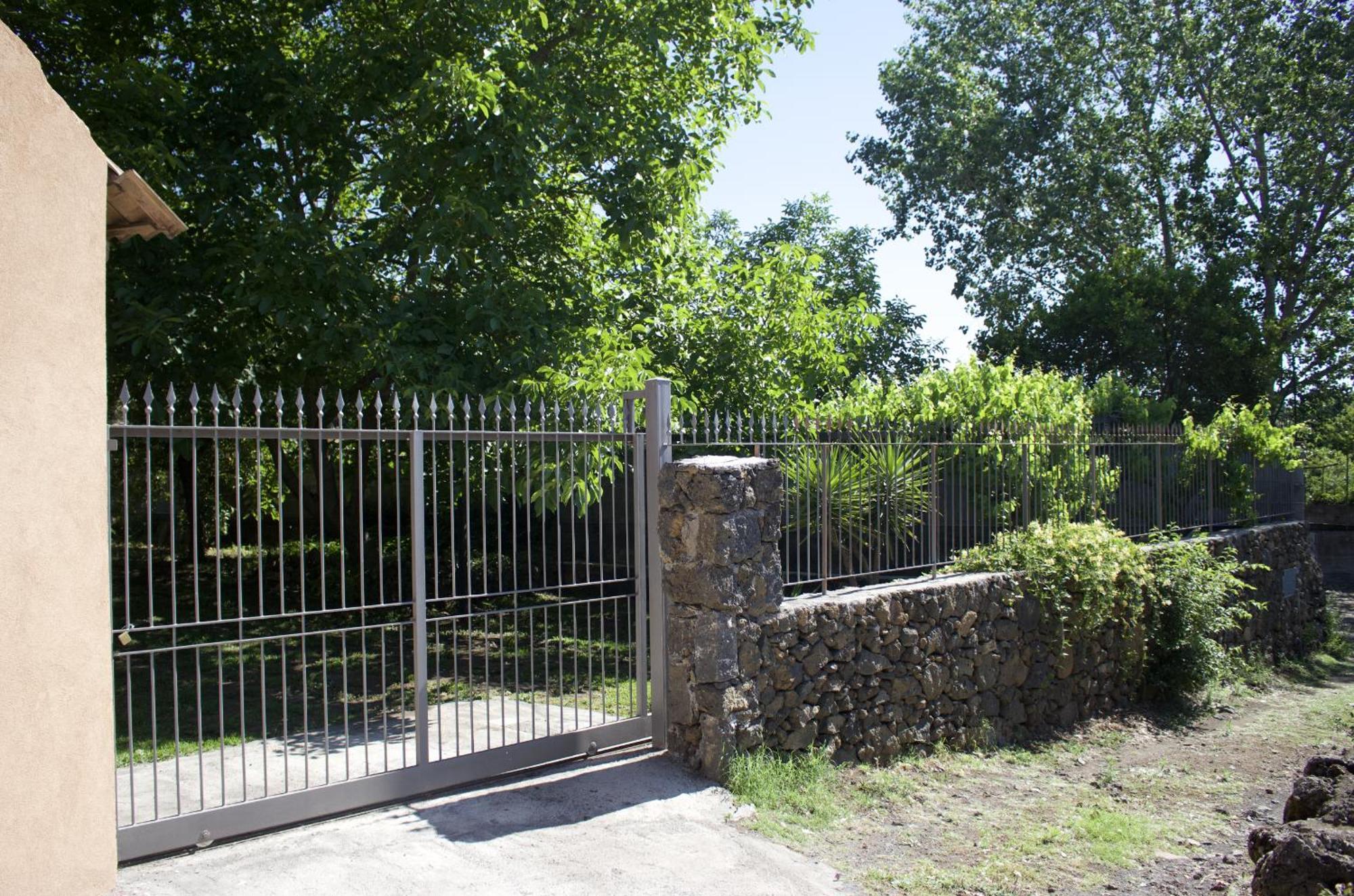 Domus Vini San Giovanni La Punta Exterior foto