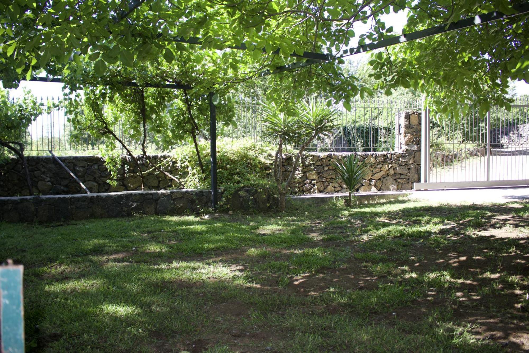 Domus Vini San Giovanni La Punta Exterior foto